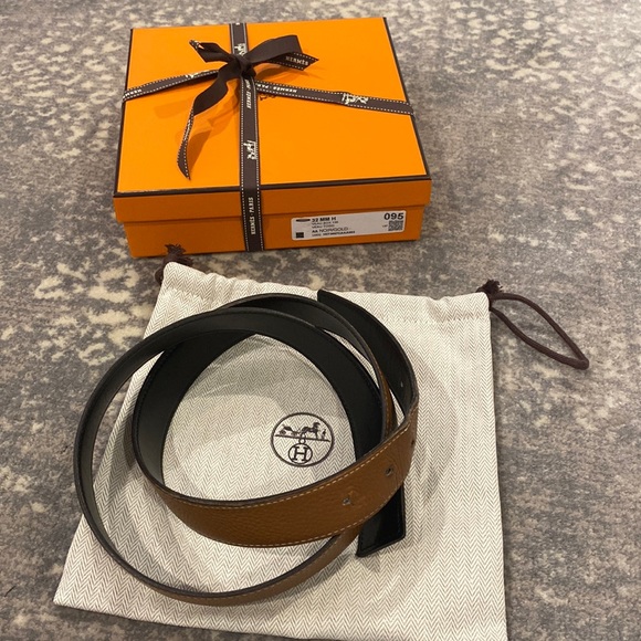 Hermes Accessories - HERMES 95 32 MM NOIR/ GOLD USED STRAP